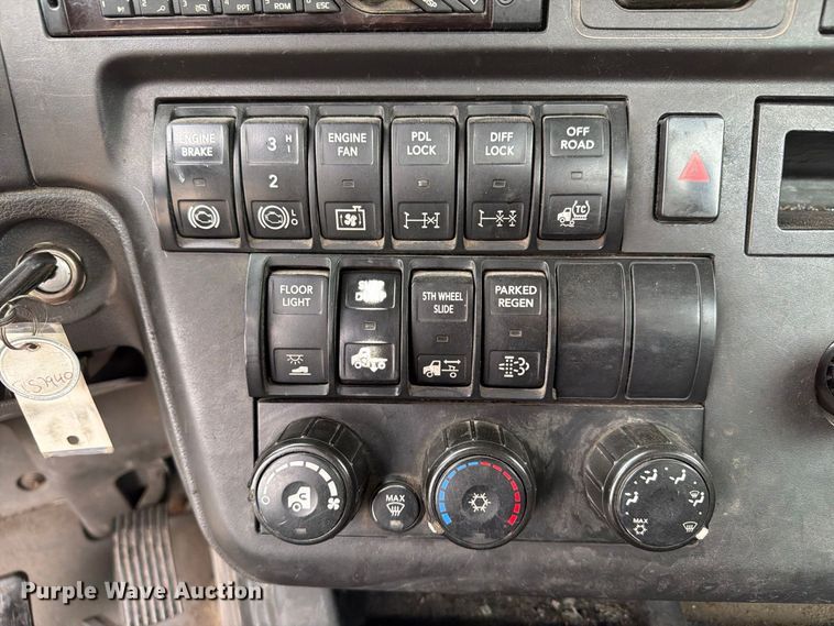 image for item YA4480 2018 International LT625 semi truck