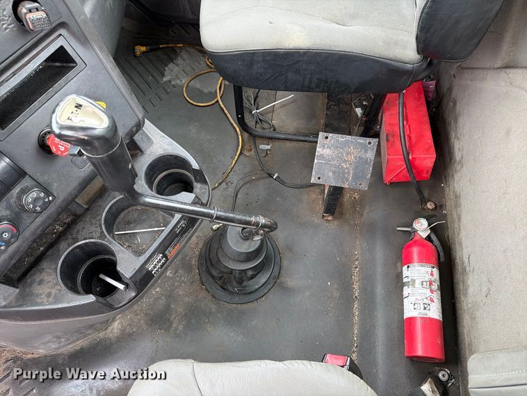 image for item YA4480 2018 International LT625 semi truck