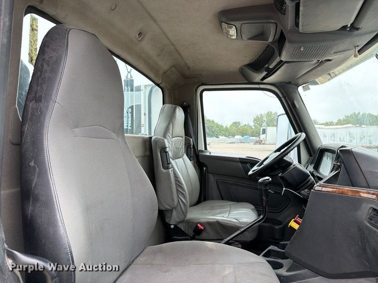 image for item YA4480 2018 International LT625 semi truck