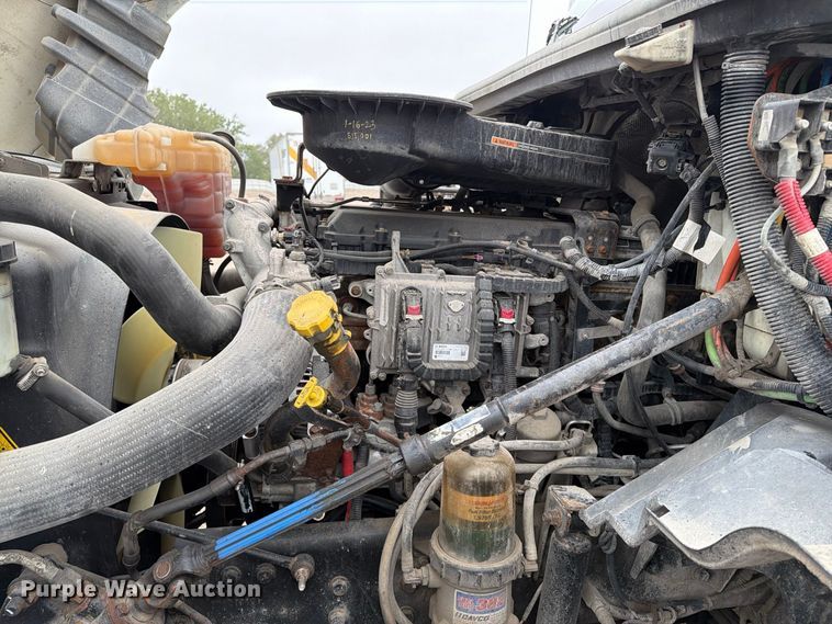 image for item YA4480 2018 International LT625 semi truck