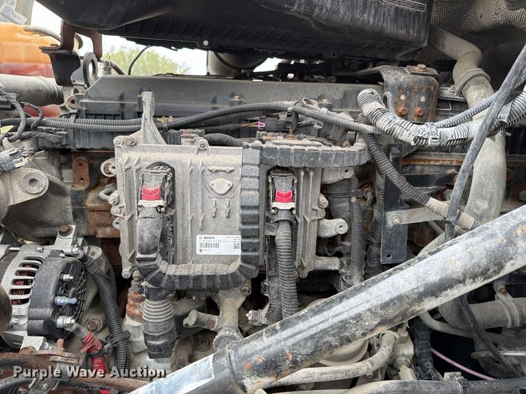 image for item YA4480 2018 International LT625 semi truck