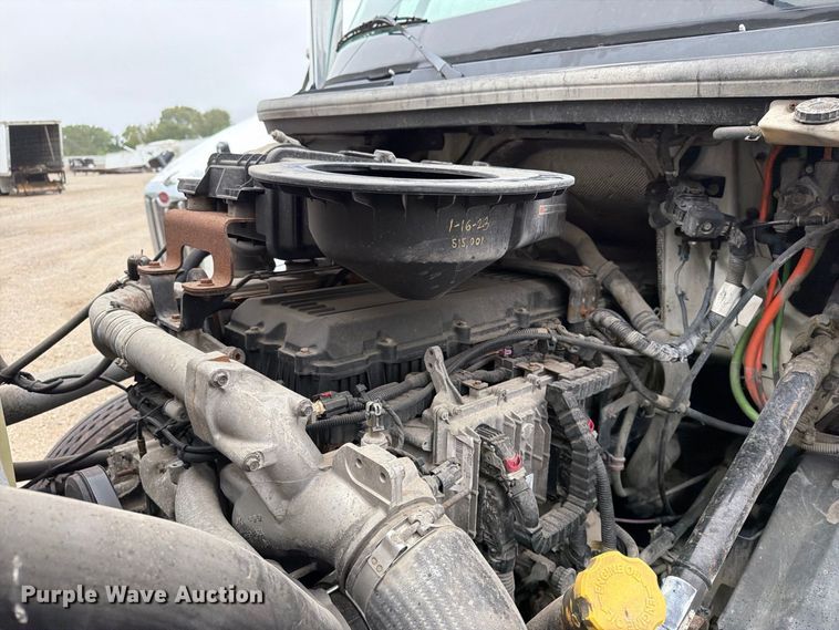 image for item YA4480 2018 International LT625 semi truck