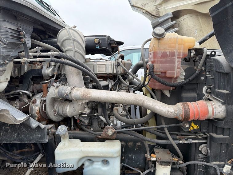 image for item YA4480 2018 International LT625 semi truck