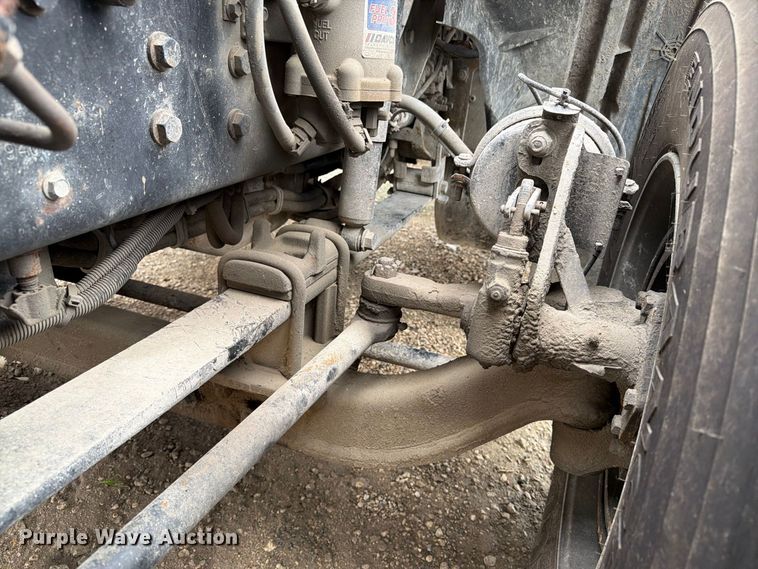 image for item YA4480 2018 International LT625 semi truck