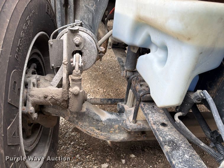 image for item YA4480 2018 International LT625 semi truck