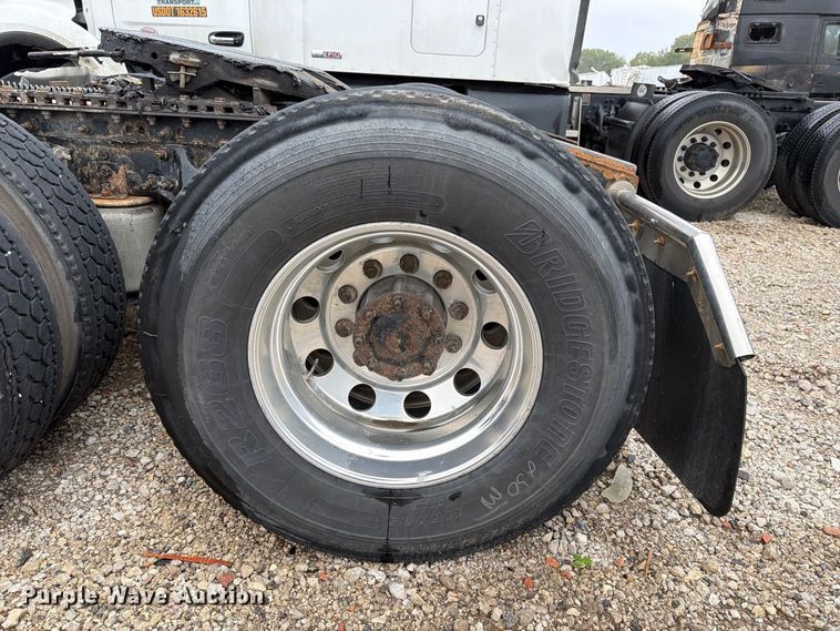 image for item YA4480 2018 International LT625 semi truck