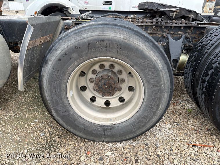 image for item YA4480 2018 International LT625 semi truck