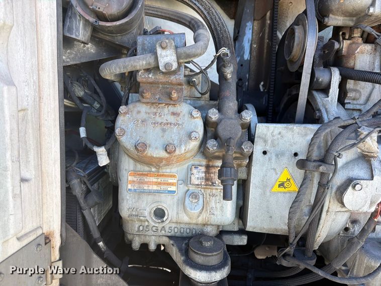 image for item YA4545 2016 Utility VS2RA refrigerated van trailer