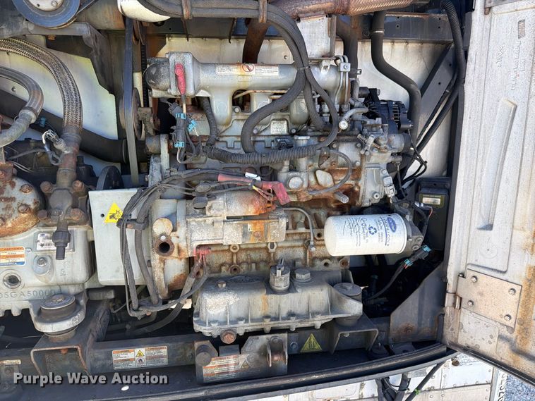 image for item YA4547 2016 Utility VS2RA refrigerated van trailer