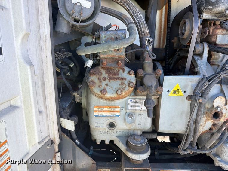 image for item YA4547 2016 Utility VS2RA refrigerated van trailer