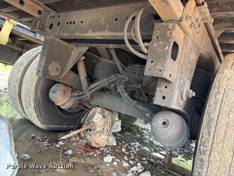 image for item YA4556 2018 Utility VS2DX dry van trailer