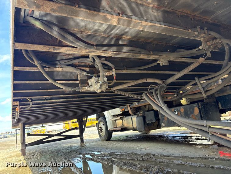 image for item YA4556 2018 Utility VS2DX dry van trailer
