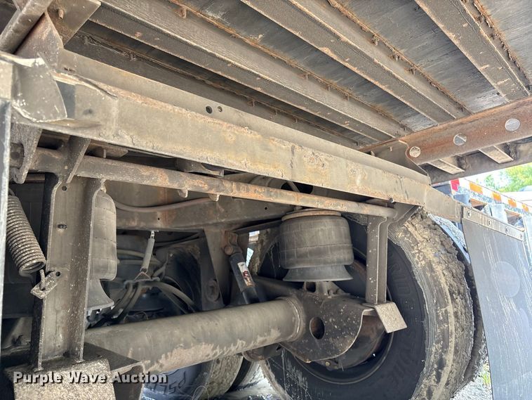 image for item YA4556 2018 Utility VS2DX dry van trailer