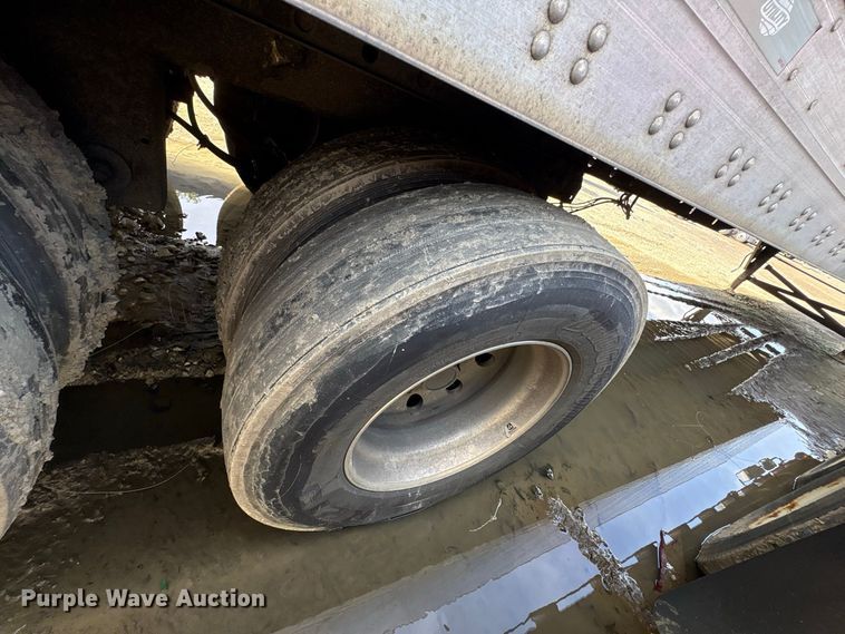 image for item YA4556 2018 Utility VS2DX dry van trailer