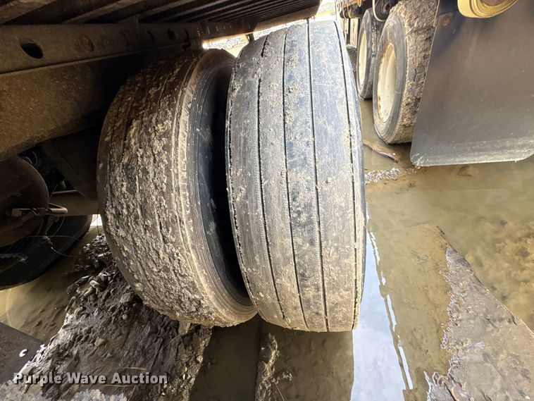 image for item YA4556 2018 Utility VS2DX dry van trailer