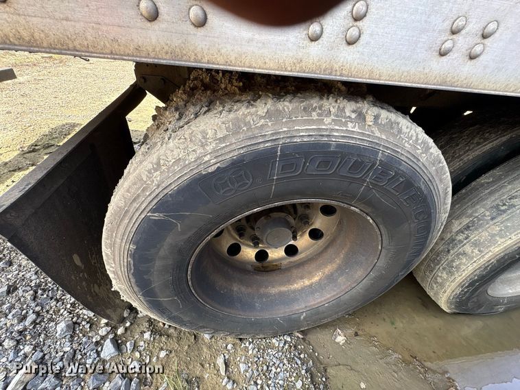 image for item YA4556 2018 Utility VS2DX dry van trailer