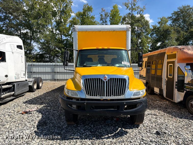 image for item YA4624 2018 International MA025 box truck