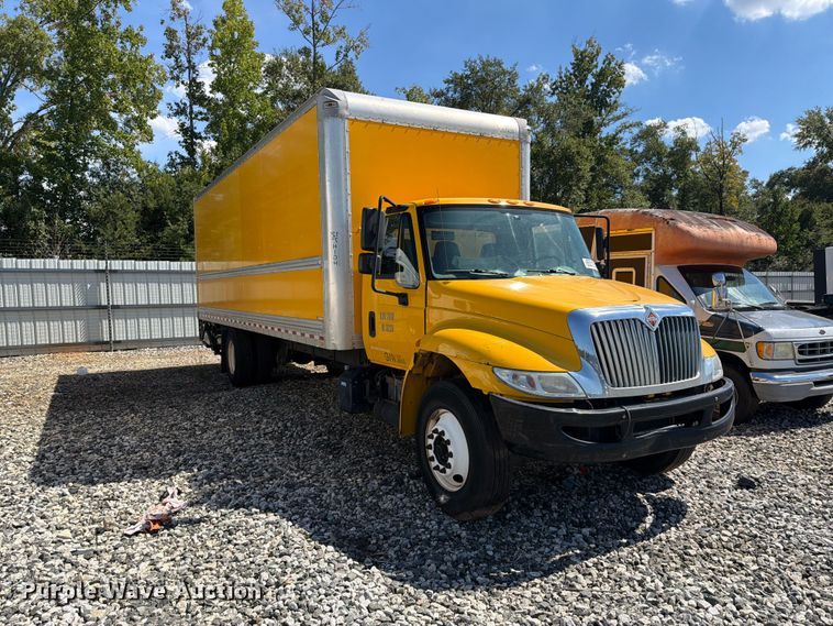 image for item YA4624 2018 International MA025 box truck