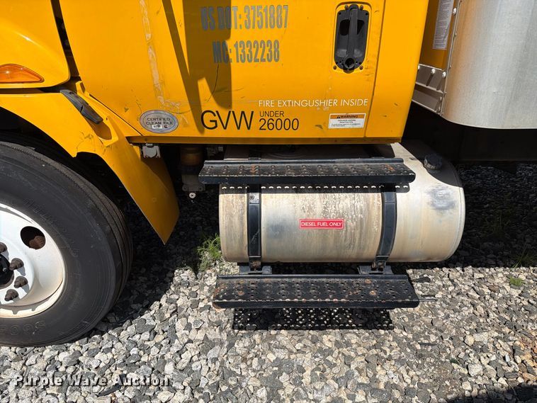 image for item YA4624 2018 International MA025 box truck