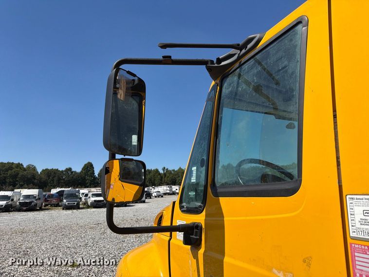 image for item YA4624 2018 International MA025 box truck