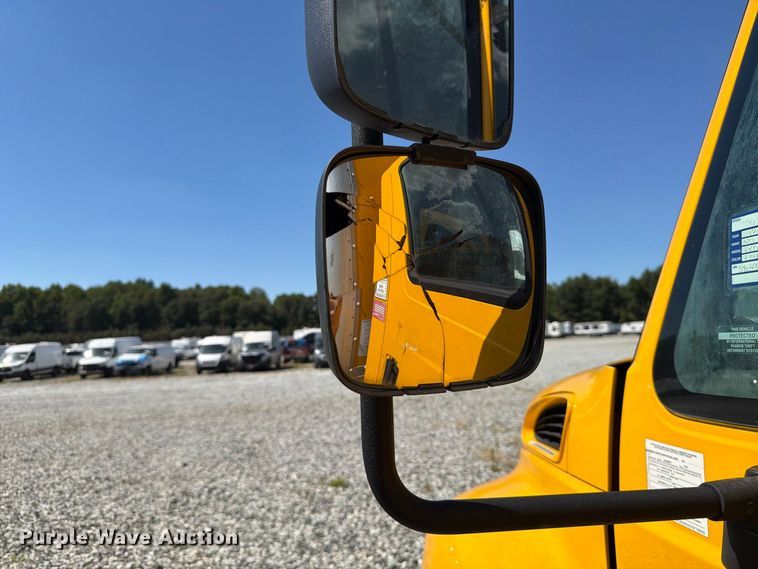 image for item YA4624 2018 International MA025 box truck