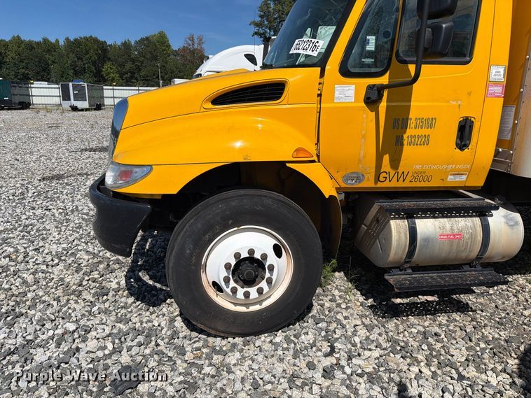 image for item YA4624 2018 International MA025 box truck