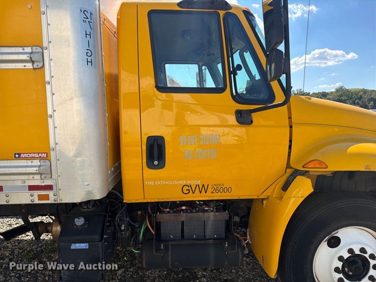 image for item YA4624 2018 International MA025 box truck