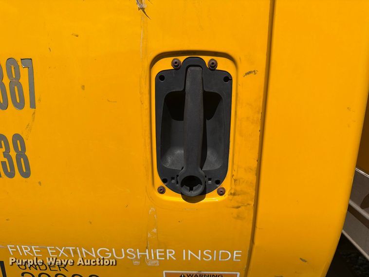 image for item YA4624 2018 International MA025 box truck