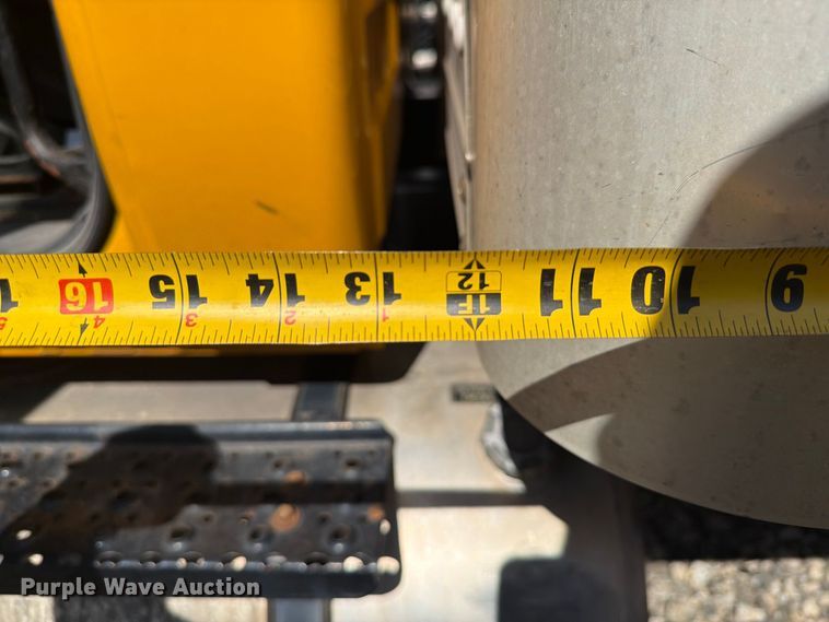 image for item YA4624 2018 International MA025 box truck