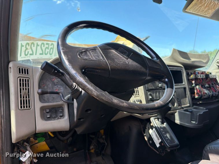 image for item YA4624 2018 International MA025 box truck