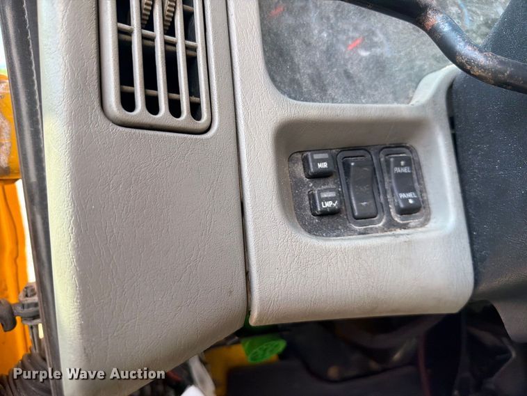 image for item YA4624 2018 International MA025 box truck