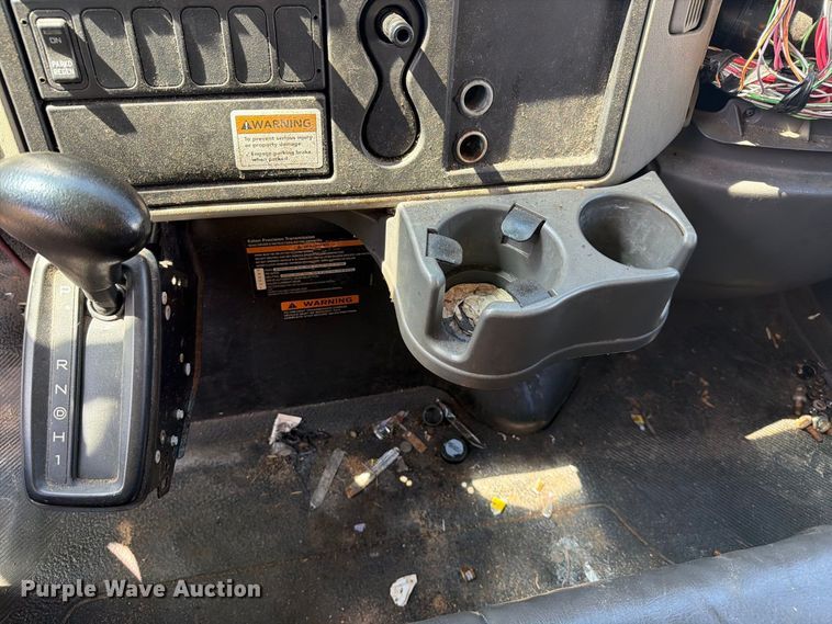 image for item YA4624 2018 International MA025 box truck