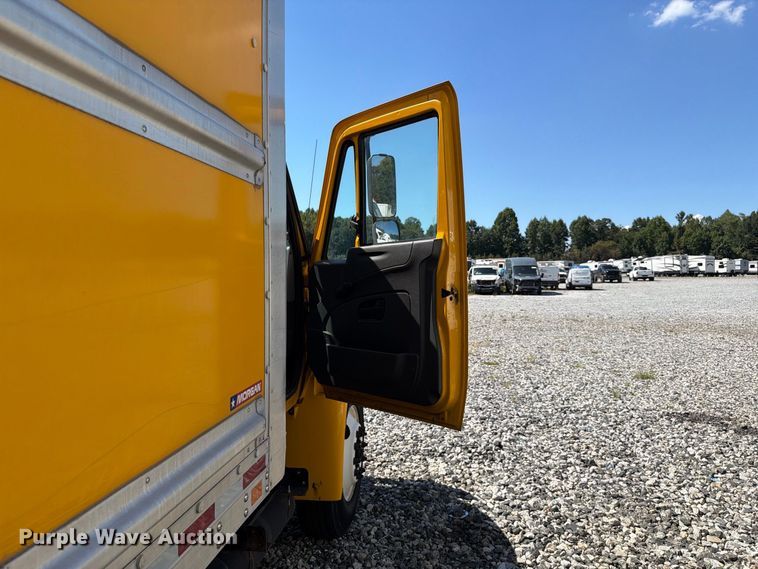 image for item YA4624 2018 International MA025 box truck