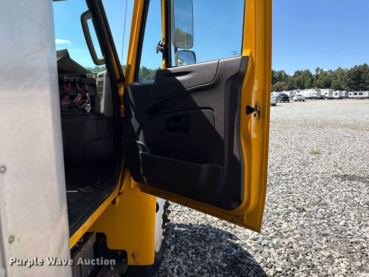 image for item YA4624 2018 International MA025 box truck
