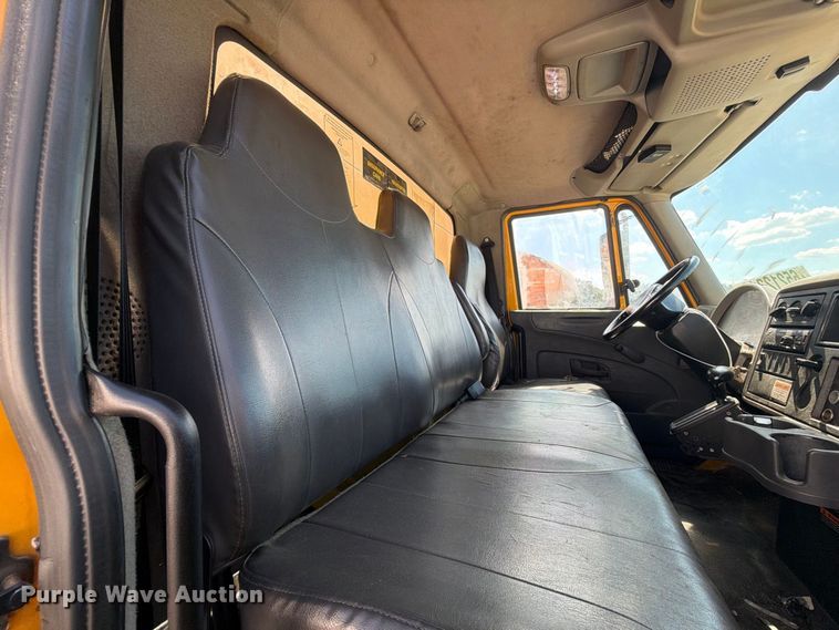 image for item YA4624 2018 International MA025 box truck