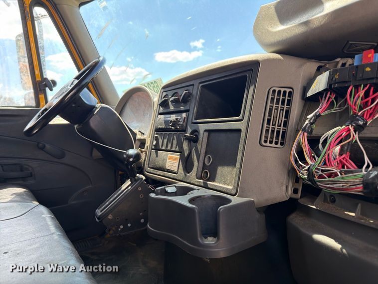 image for item YA4624 2018 International MA025 box truck
