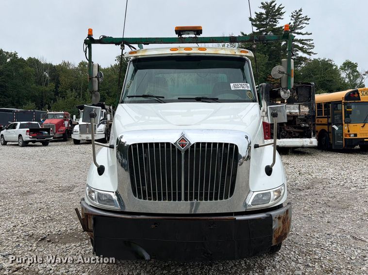 image for item YA4636 2017 International 8600 toter truck