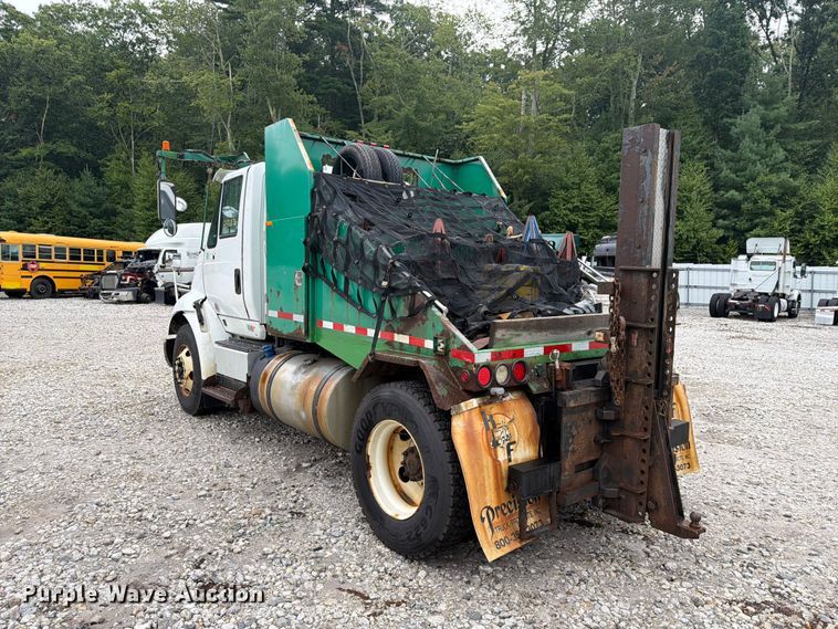 image for item YA4636 2017 International 8600 toter truck