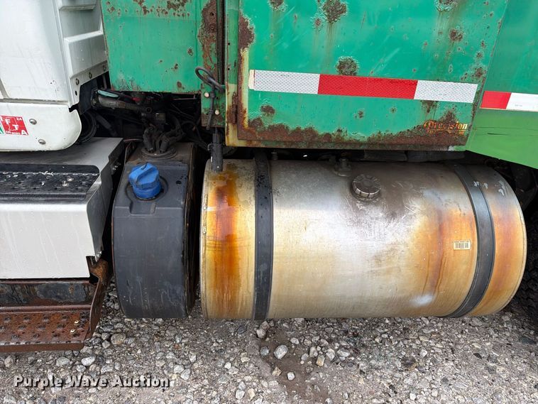 image for item YA4636 2017 International 8600 toter truck