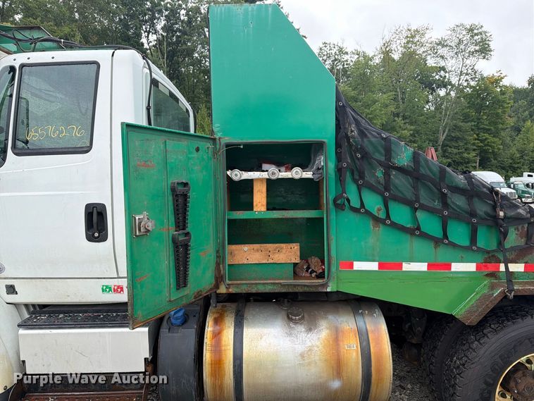 image for item YA4636 2017 International 8600 toter truck