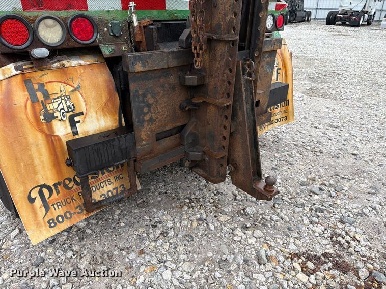 image for item YA4636 2017 International 8600 toter truck