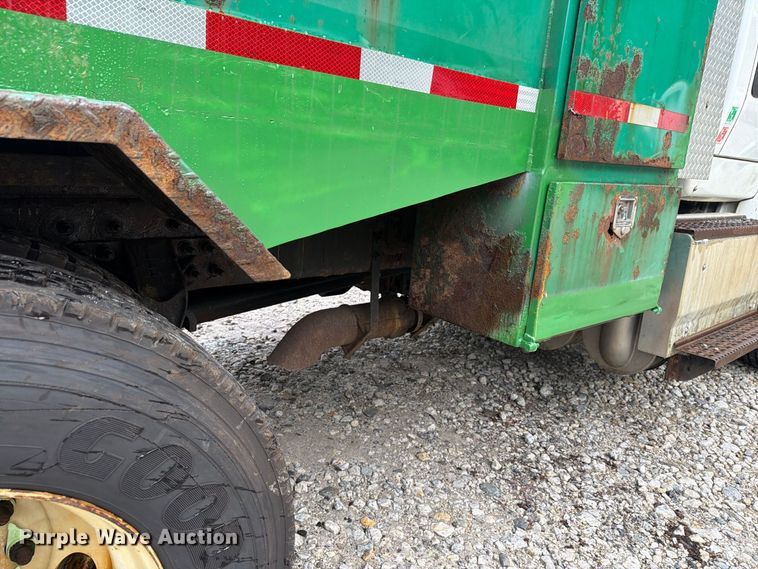 image for item YA4636 2017 International 8600 toter truck