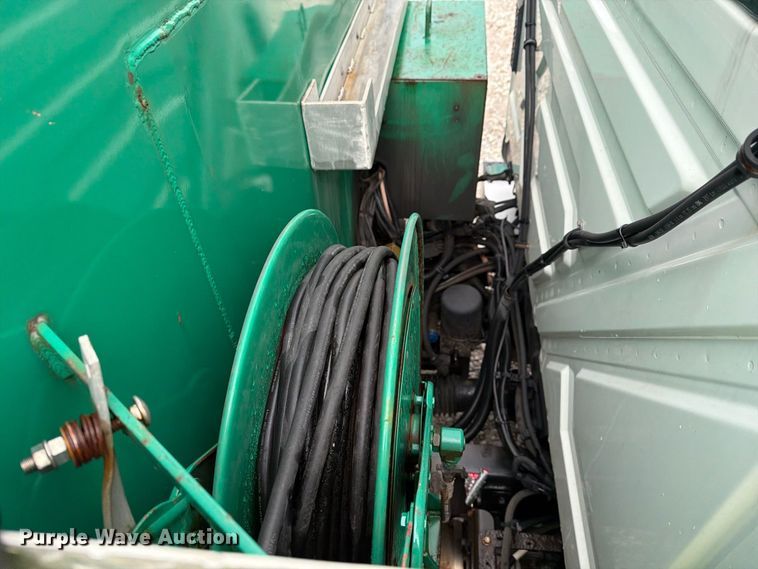 image for item YA4636 2017 International 8600 toter truck