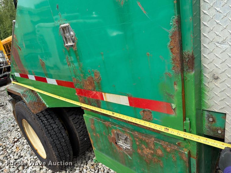image for item YA4636 2017 International 8600 toter truck