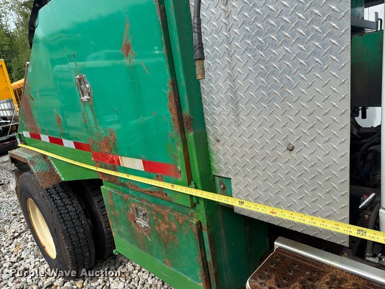 image for item YA4636 2017 International 8600 toter truck