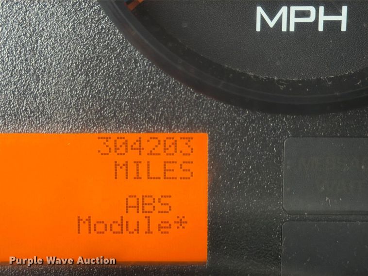 image for item YA4636 2017 International 8600 toter truck