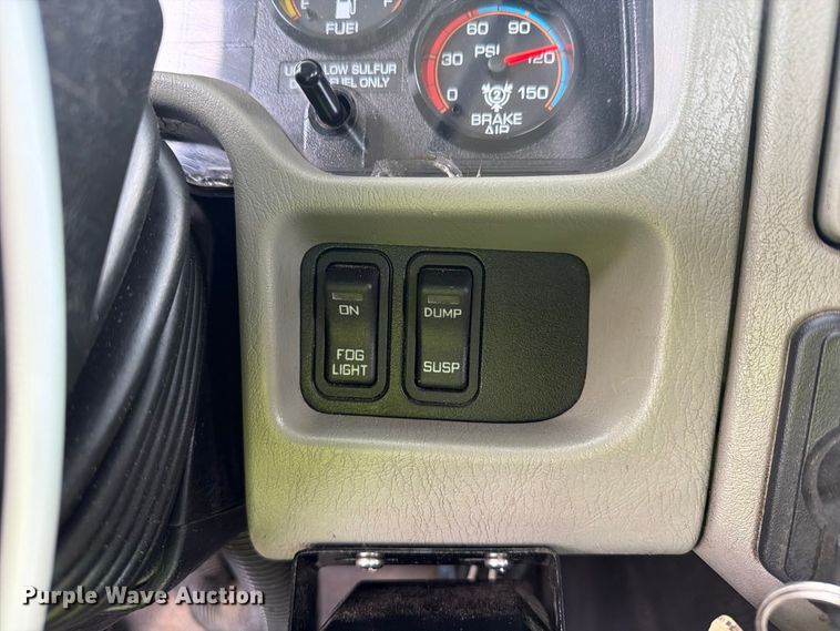 image for item YA4636 2017 International 8600 toter truck