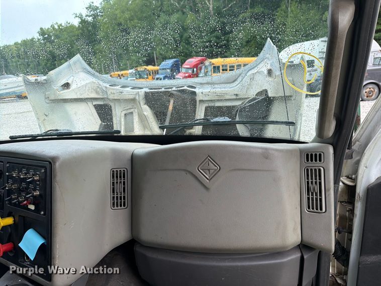 image for item YA4636 2017 International 8600 toter truck