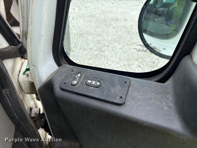 image for item YA4636 2017 International 8600 toter truck
