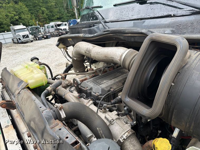 image for item YA4636 2017 International 8600 toter truck